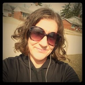 Meet your Posher, Stephanie